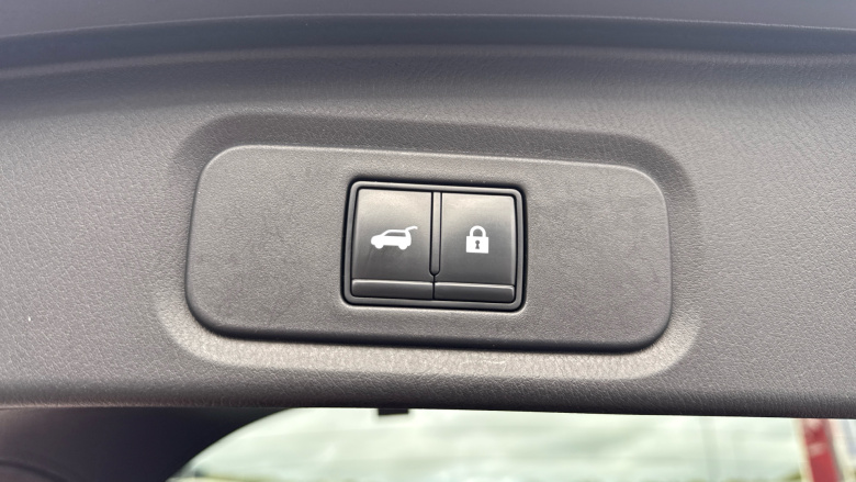 Nissan Qashqai 1.3 DiG-T MH Tekna 5dr Petrol Hatchback